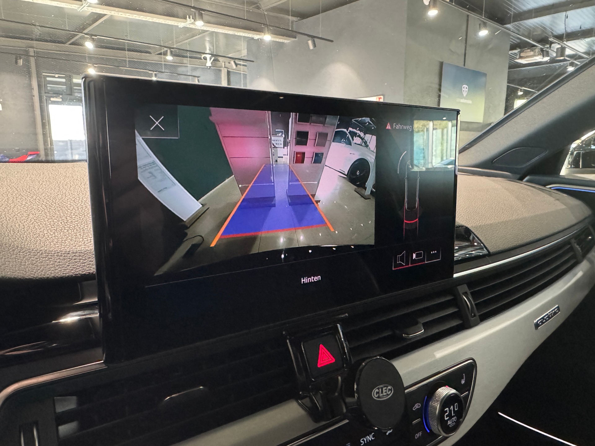 AUDI A4 Avant 40 TDI S line Attraction quattro S-tronic-image-10