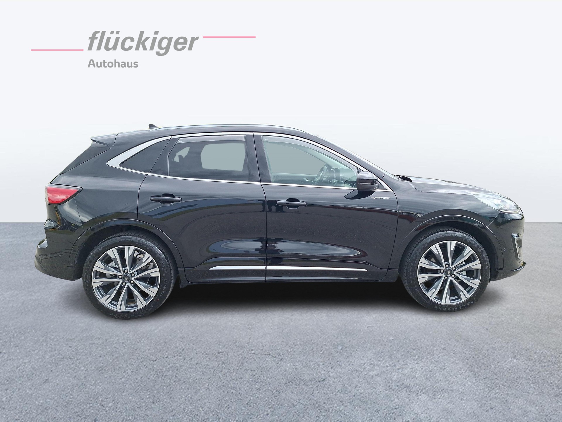 FORD Kuga 2.5 Plug-in Hybrid Vignale-showroom-element-3