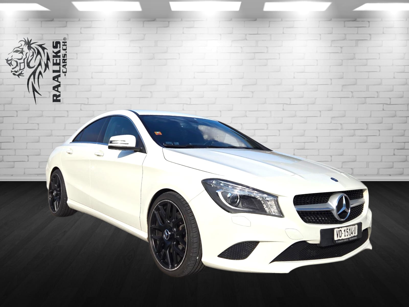 MERCEDES-BENZ CLA 200-showroom-element-2
