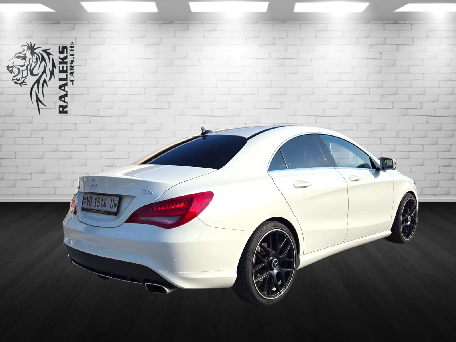 MERCEDES-BENZ CLA 200-showroom-element-3