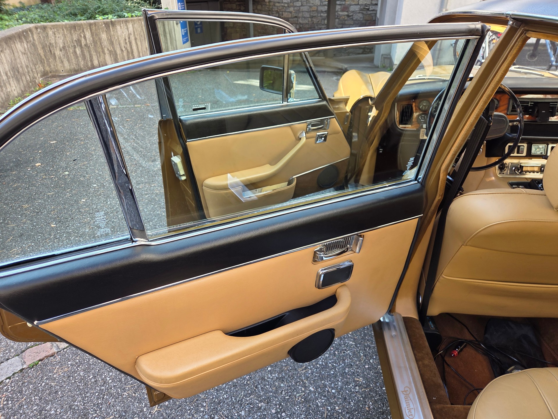 DAIMLER Double Six-image-9