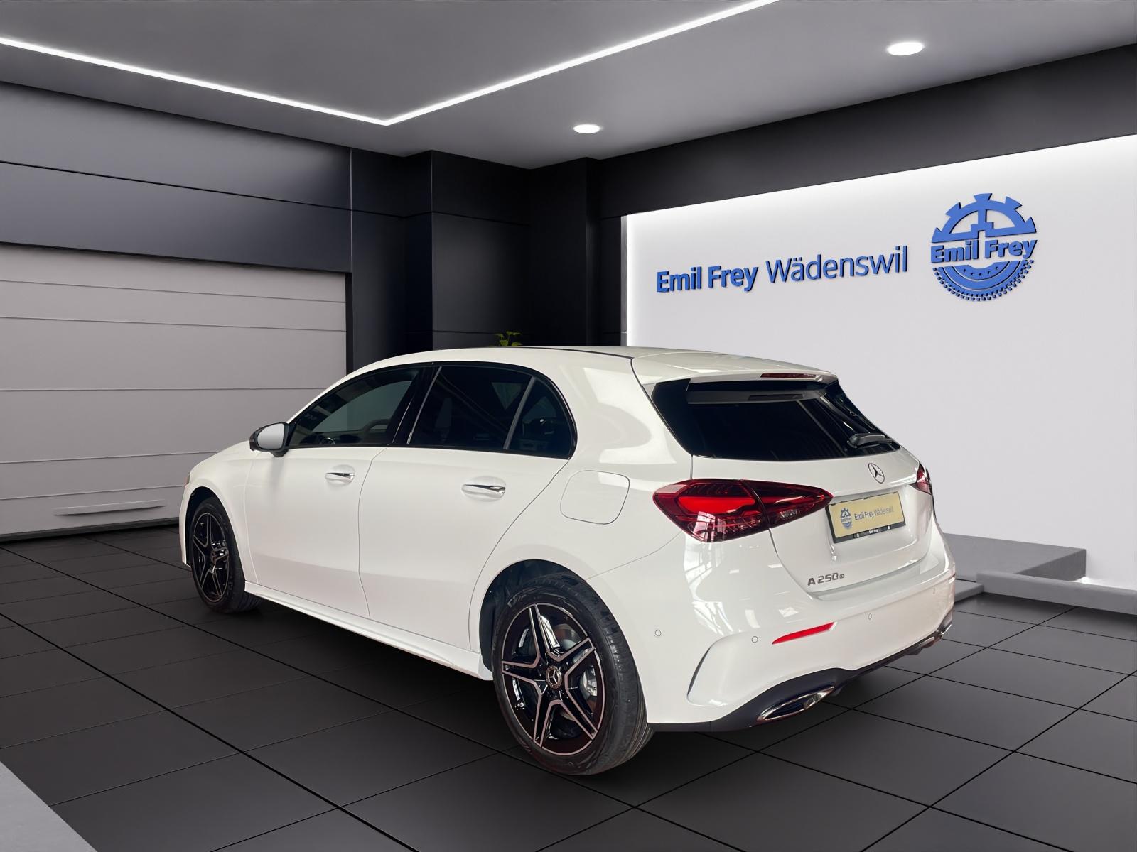 MERCEDES-BENZ A 250 e EQ Star AMG Line-showroom-element-2