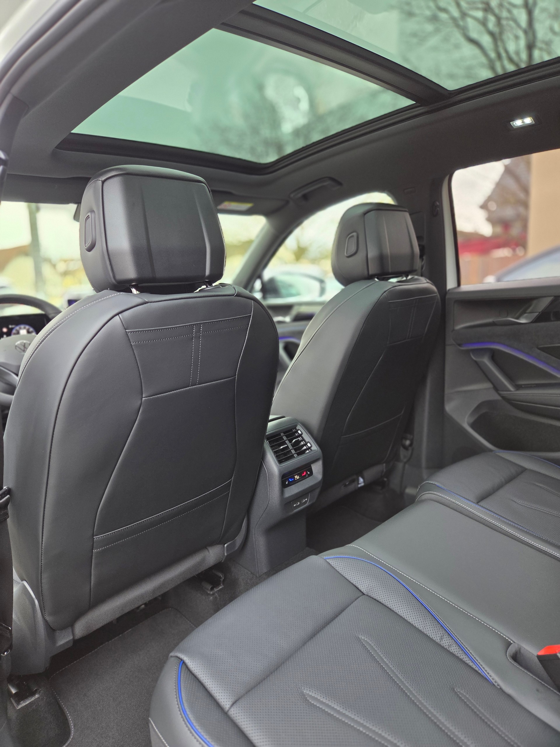 VW Tiguan 2.0 TDI SCR R-Line 4Motion DSG-image-9