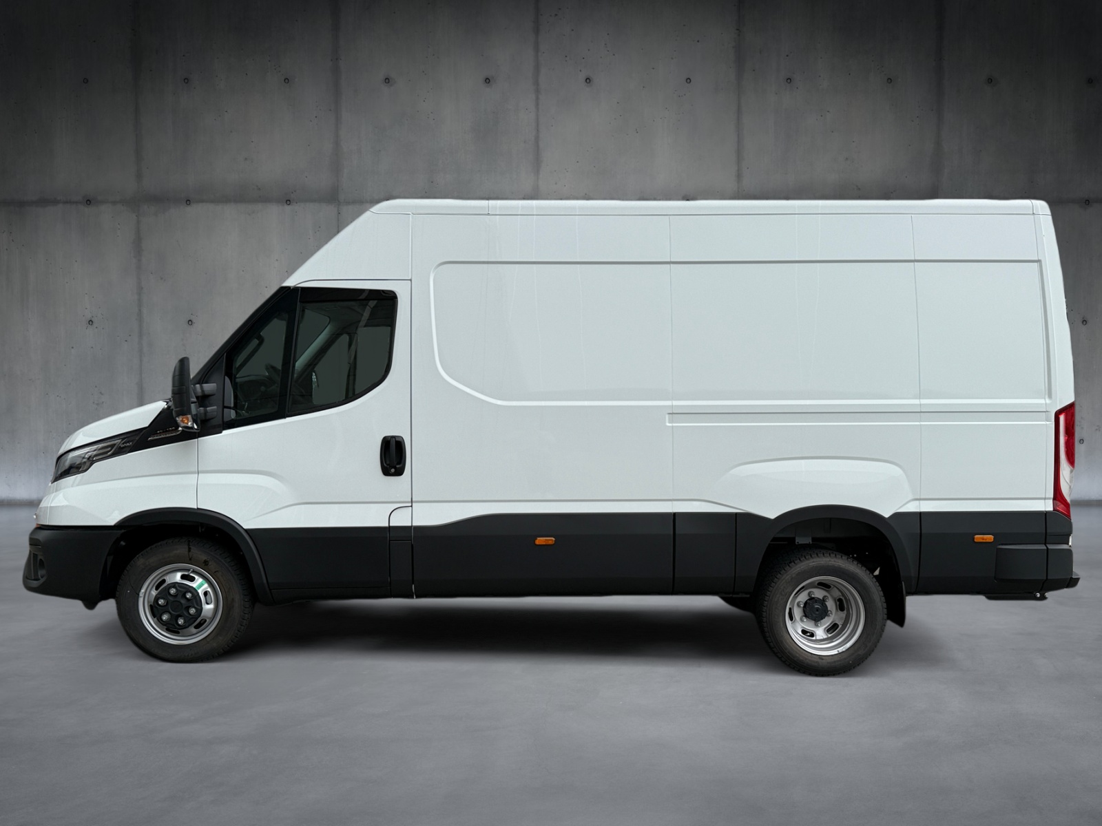IVECO 35C18HA8V-showroom-element-1