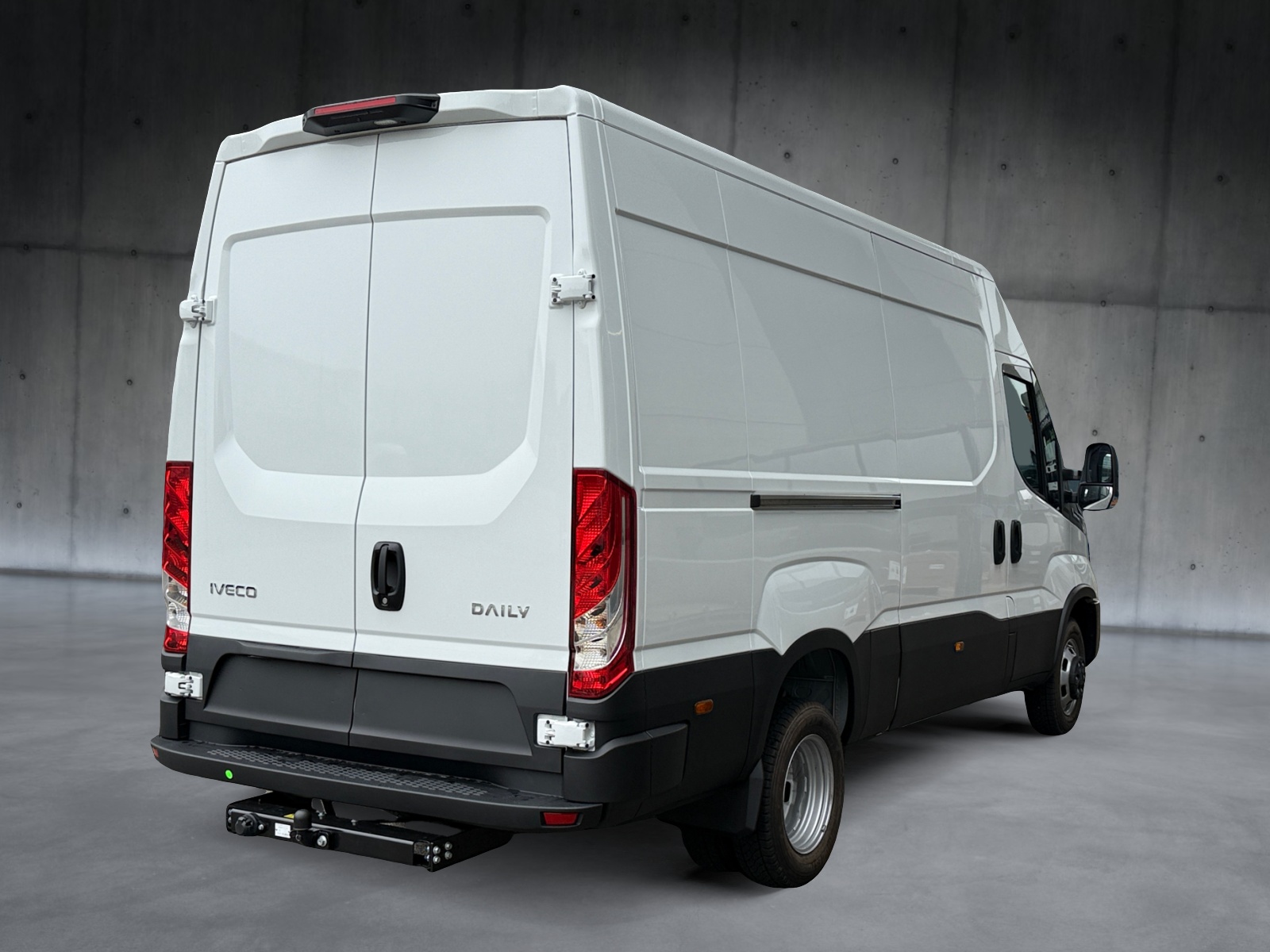 IVECO 35C18HA8V-showroom-element-3