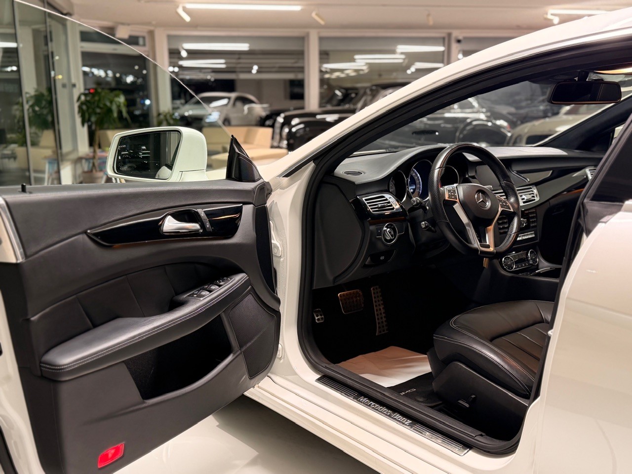 MERCEDES-BENZ CLS Shooting Brake 350 CDI 4Matic 7G-Tronic-image-9