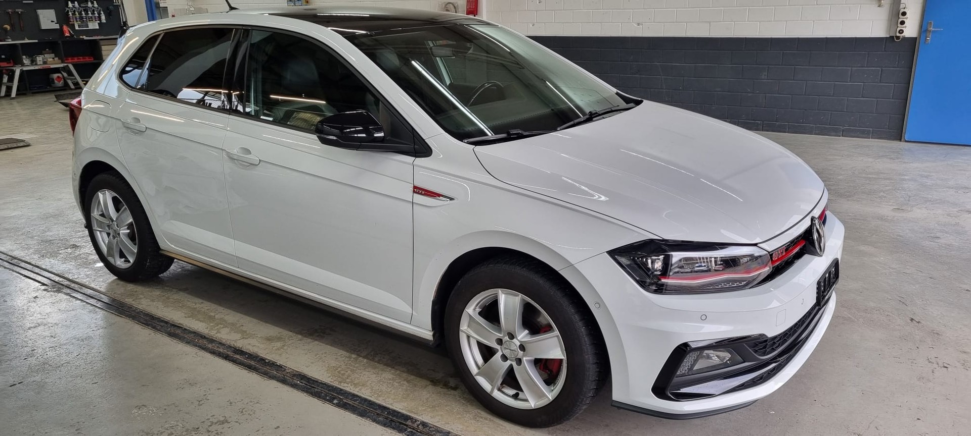 VW Polo 2.0 TSI GTI DSG-image-1
