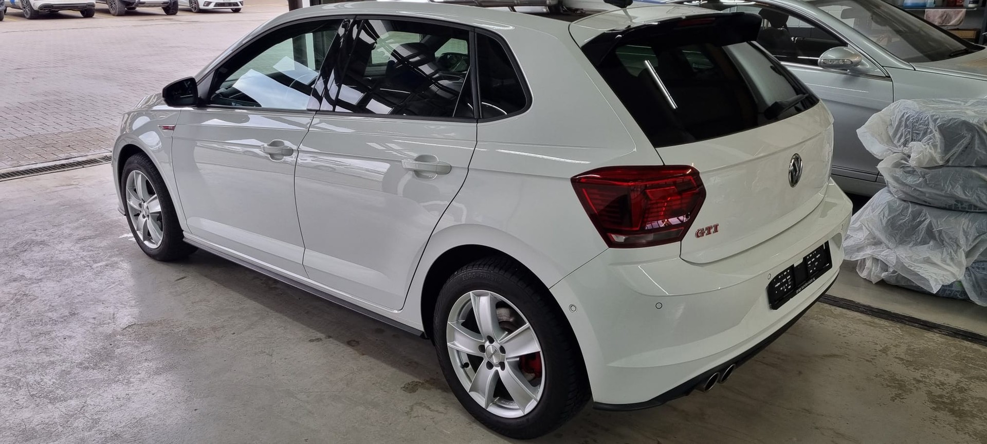 VW Polo 2.0 TSI GTI DSG-image-2
