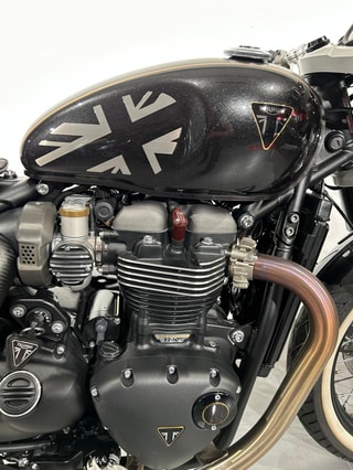 TRIUMPH Bonneville 1200 Bobber (Limited Edition)-image-14