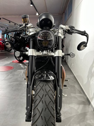 TRIUMPH Bonneville 1200 Bobber (Limited Edition)-image-13
