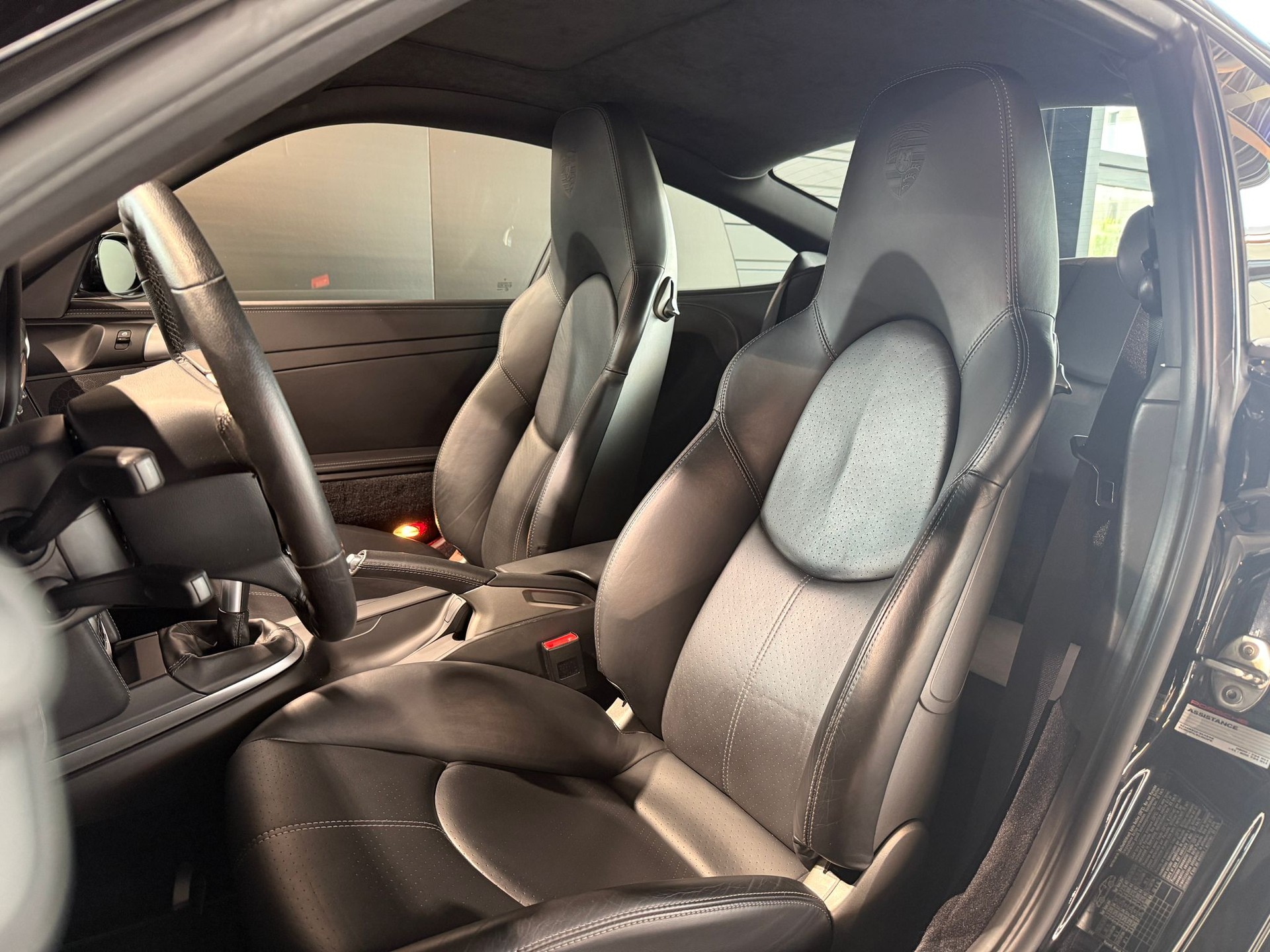 PORSCHE 911 Carrera 4S-image-6