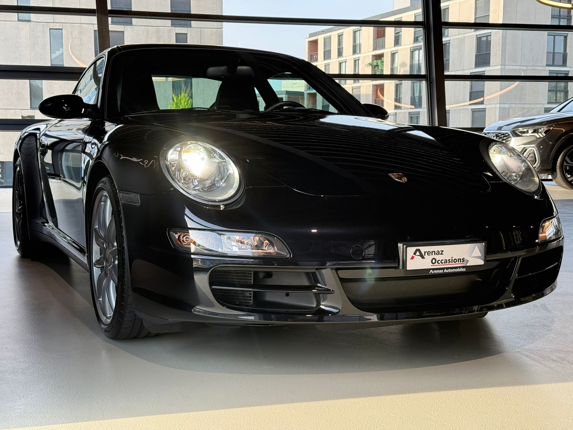 PORSCHE 911 Carrera 4S-showroom-element-1