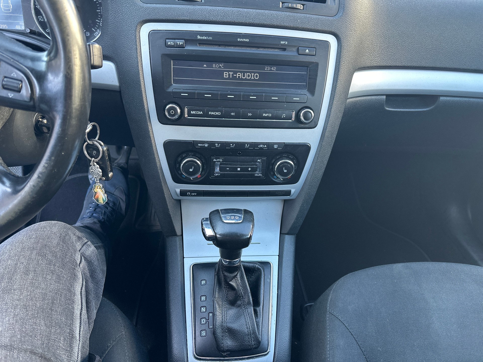 SKODA Octavia Combi 1.4 TSI Family DSG-image-14