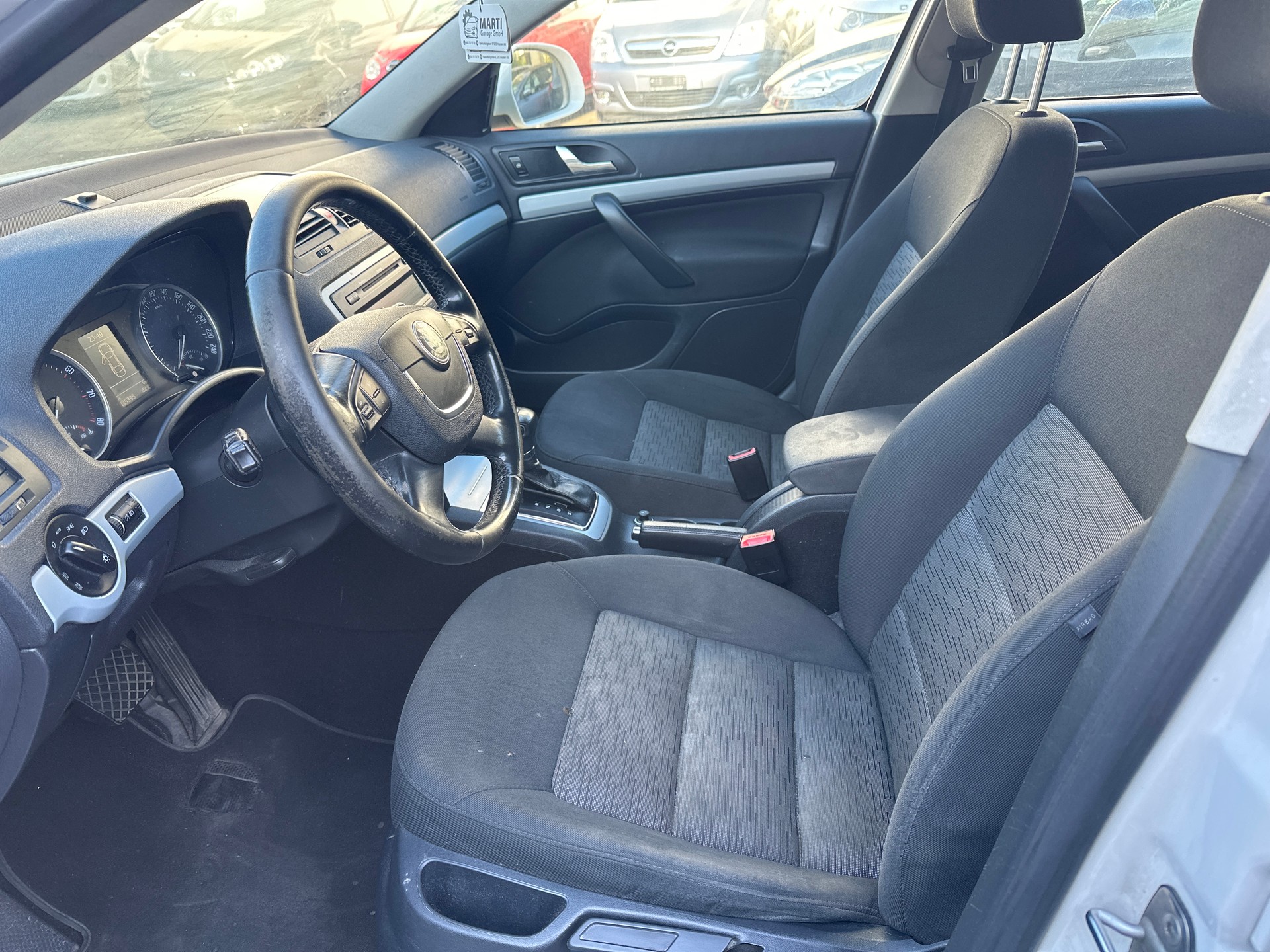 SKODA Octavia Combi 1.4 TSI Family DSG-image-8