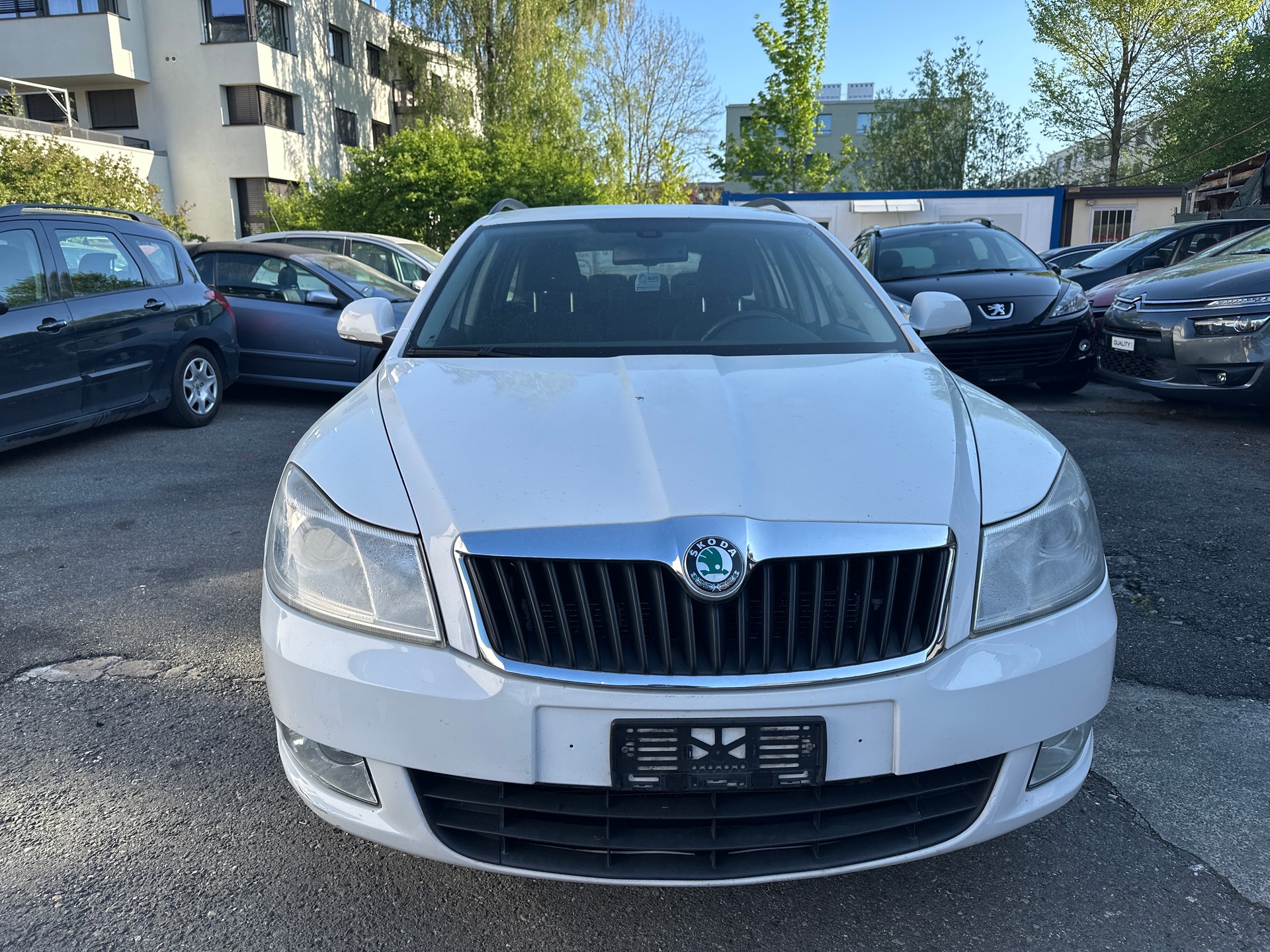 SKODA Octavia Combi 1.4 TSI Family DSG-image-1