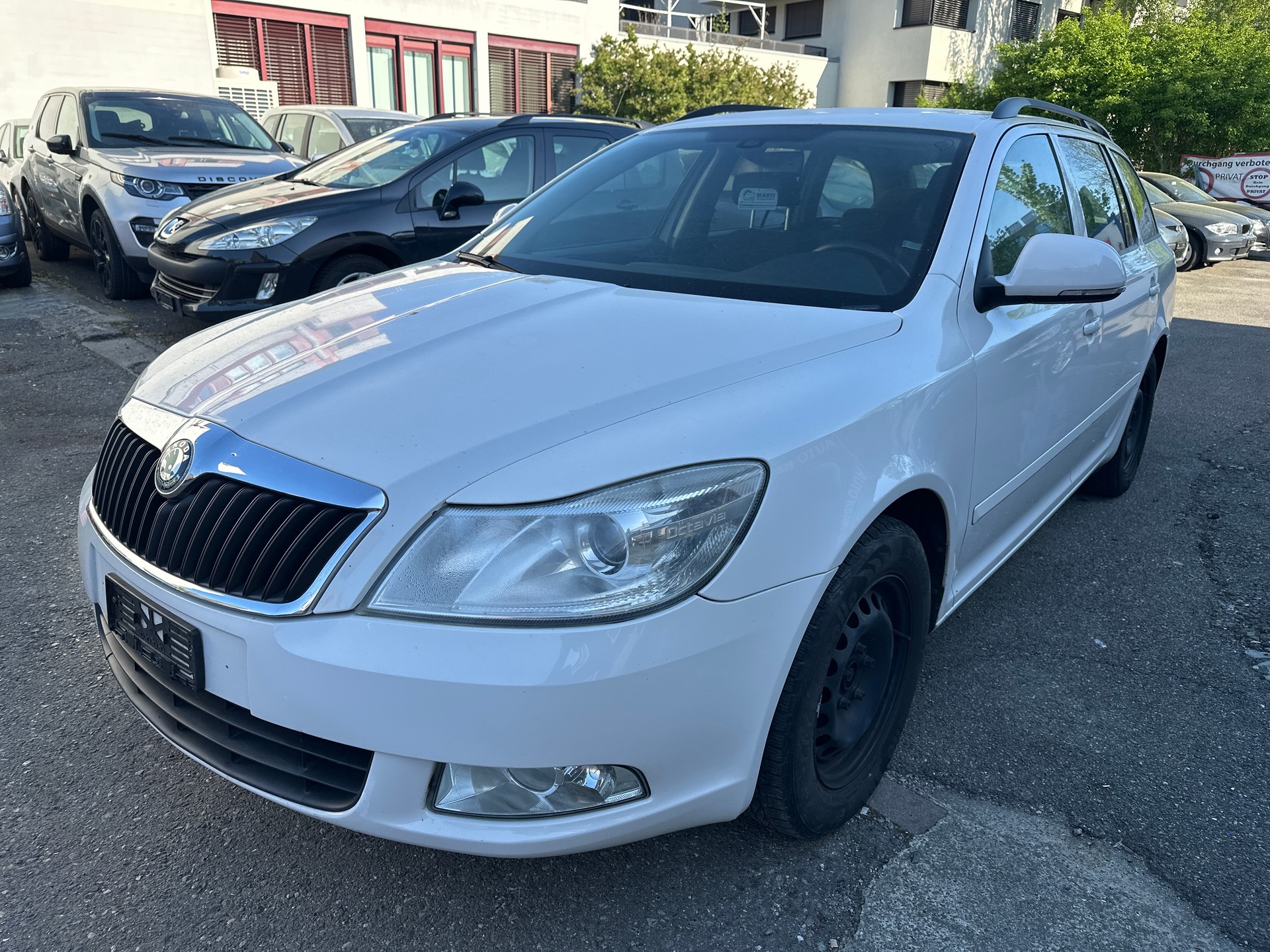SKODA Octavia Combi 1.4 TSI Family DSG-image-2