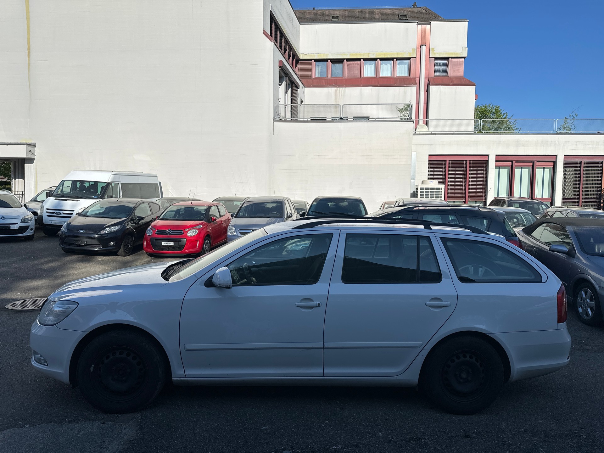 SKODA Octavia Combi 1.4 TSI Family DSG-image-3