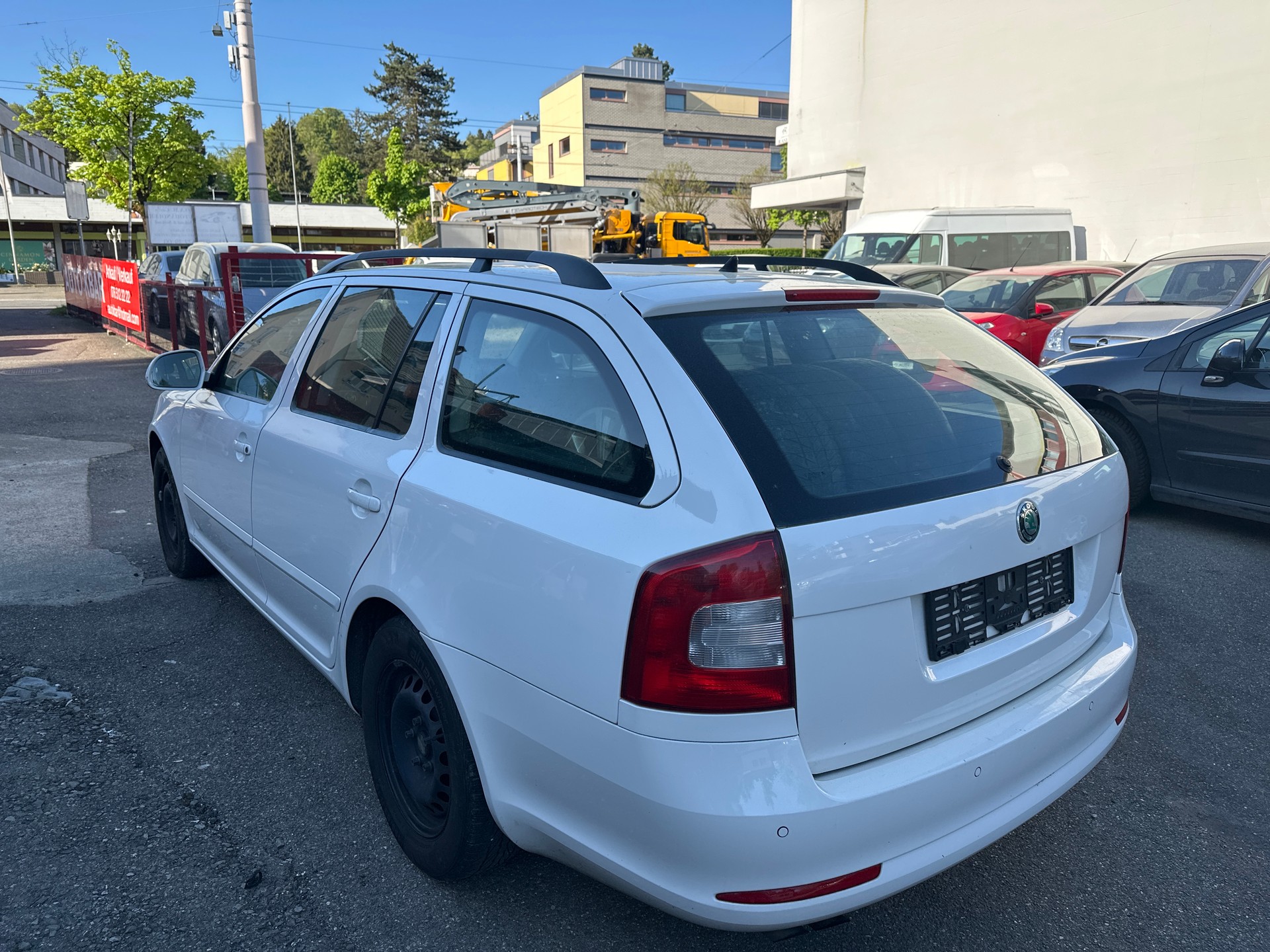 SKODA Octavia Combi 1.4 TSI Family DSG-image-4