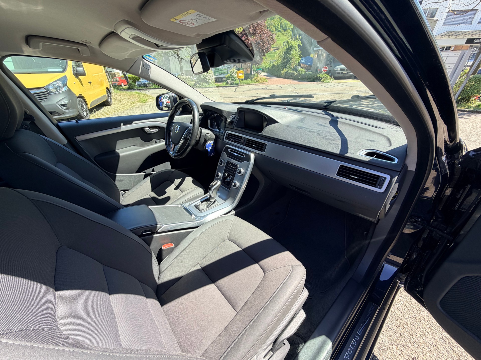 VOLVO S80 T4 Momentum Powershift-image-8