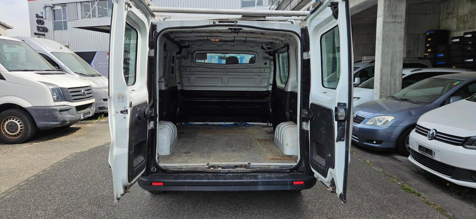 RENAULT Trafic 1.6 dCi 95 2.7t Access L1H1-image-7