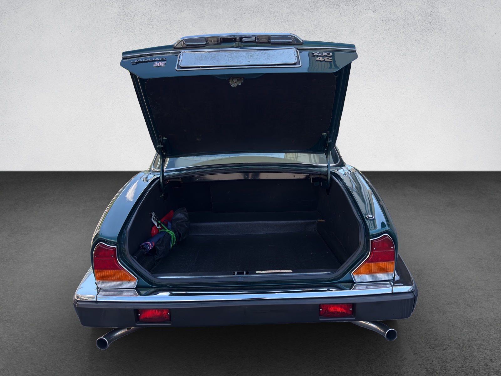 JAGUAR XJ6 4.2 Swiss-image-16