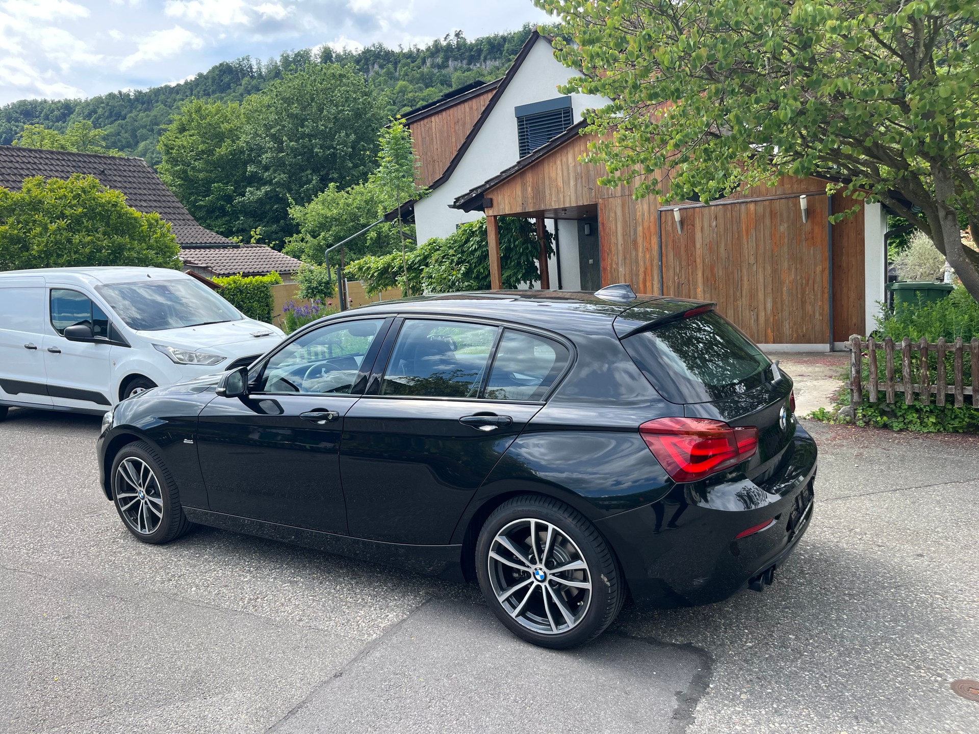 BMW 120i Edition Sport Line-image-4