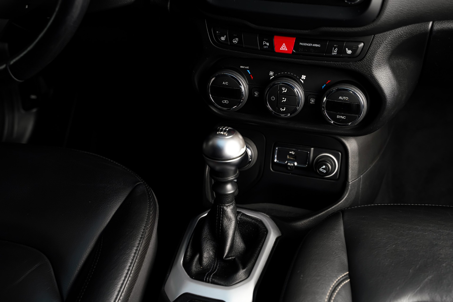 JEEP Renegade 2.0 CRD Limited AWD-image-22