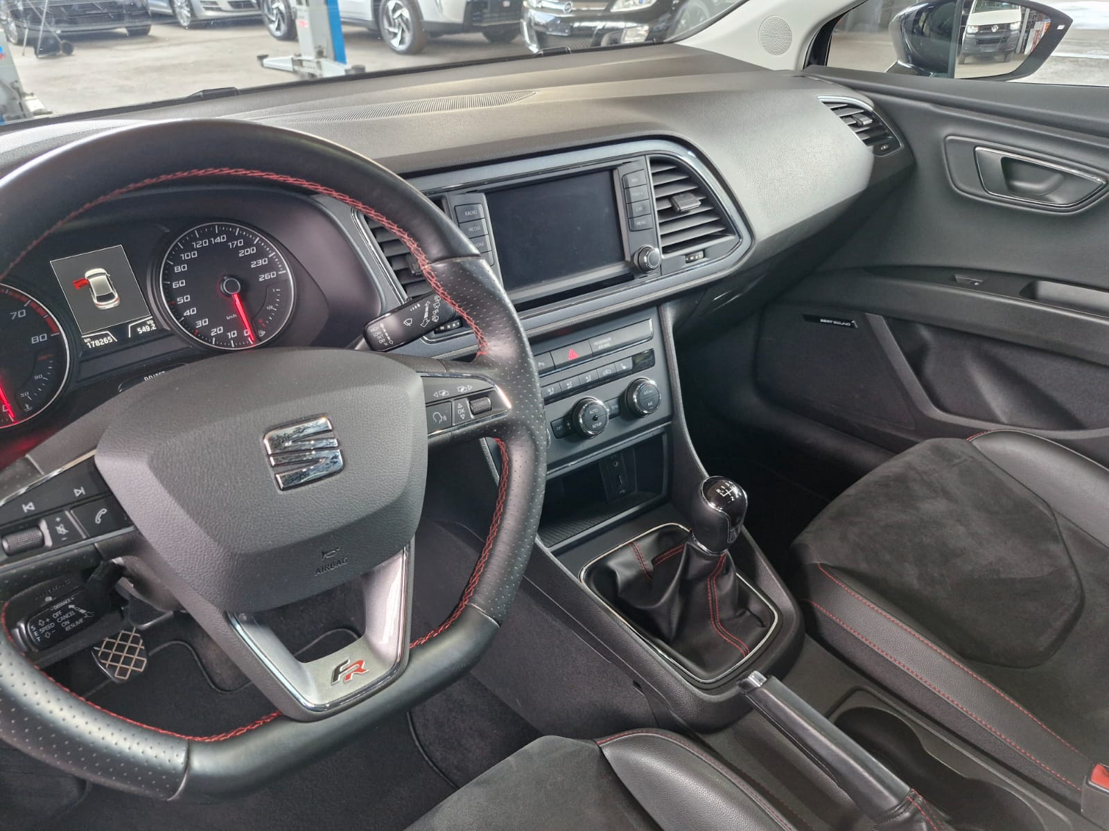 SEAT Leon 1.8 TSI FR Line-image-5