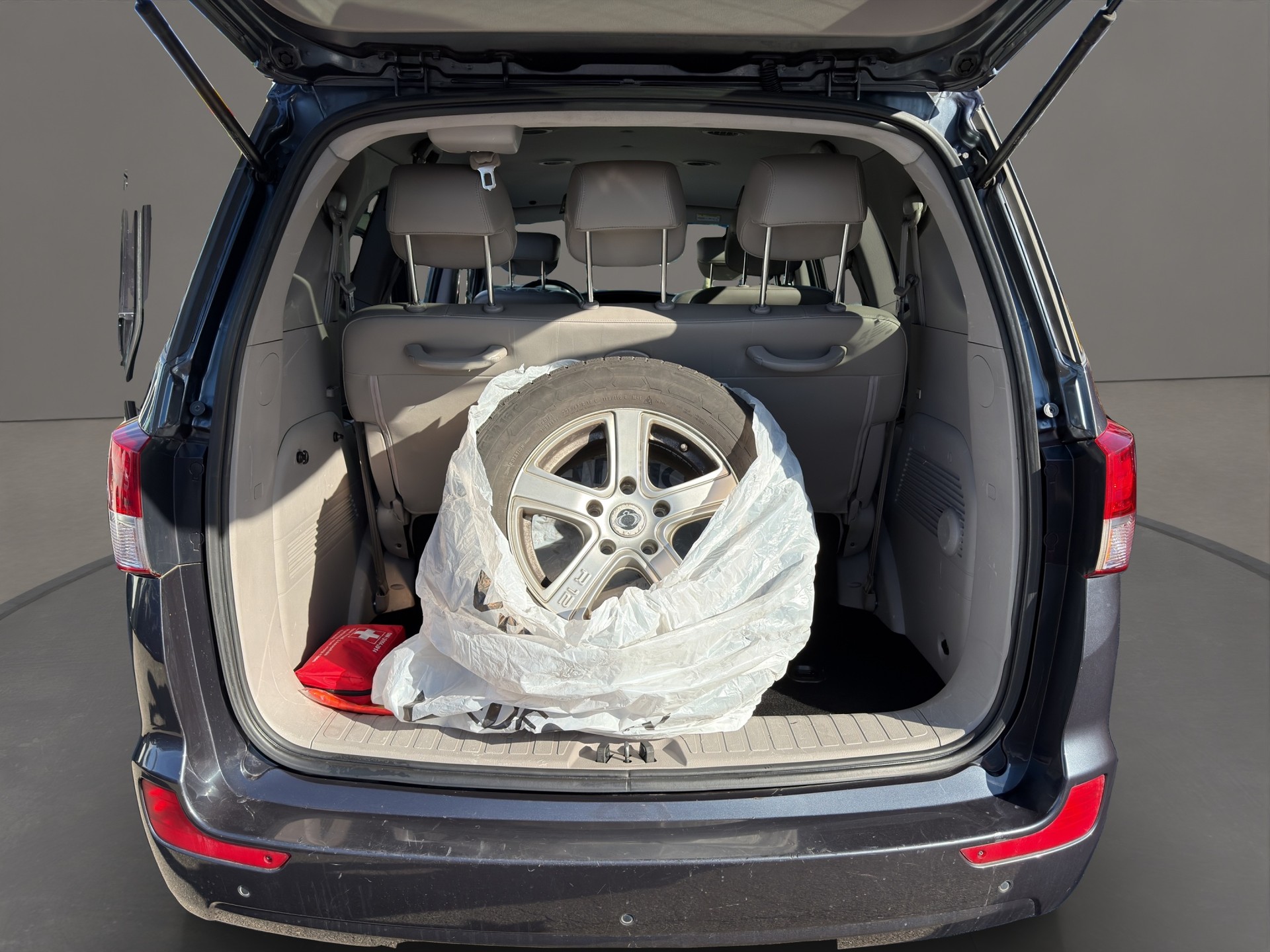 KGM-SsangYong Rodius SV220 e-XDi Crystal Plus Edition 2WD * Frisch Ab MFK & Frisch Ab Service *-image-16
