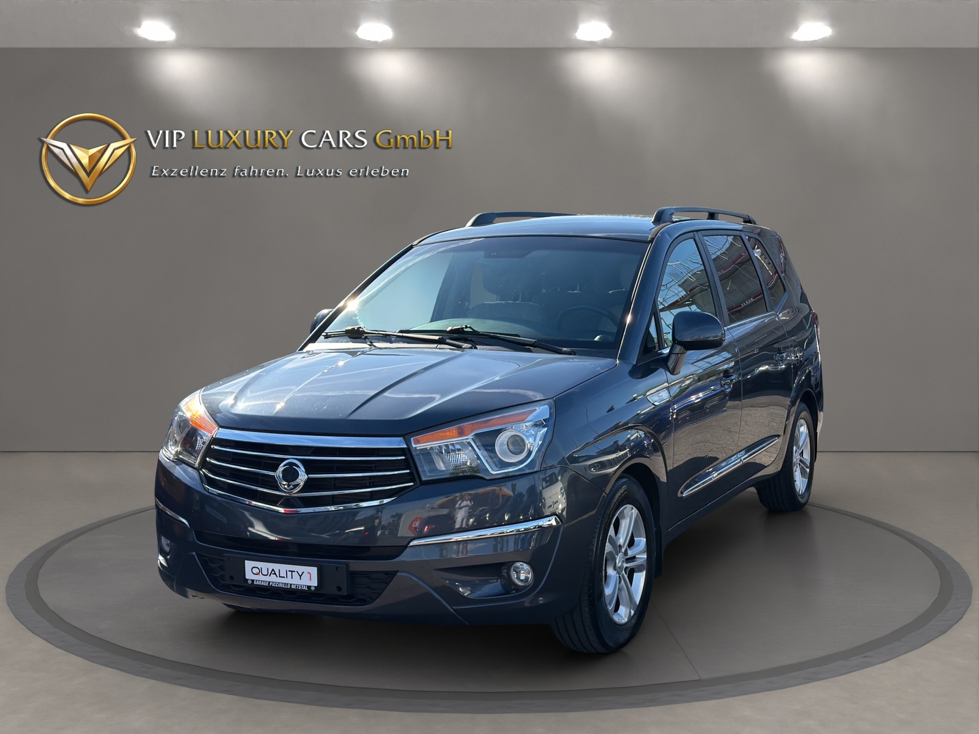 KGM-SsangYong Rodius SV220 e-XDi Crystal Plus Edition 2WD-showroom-element-1
