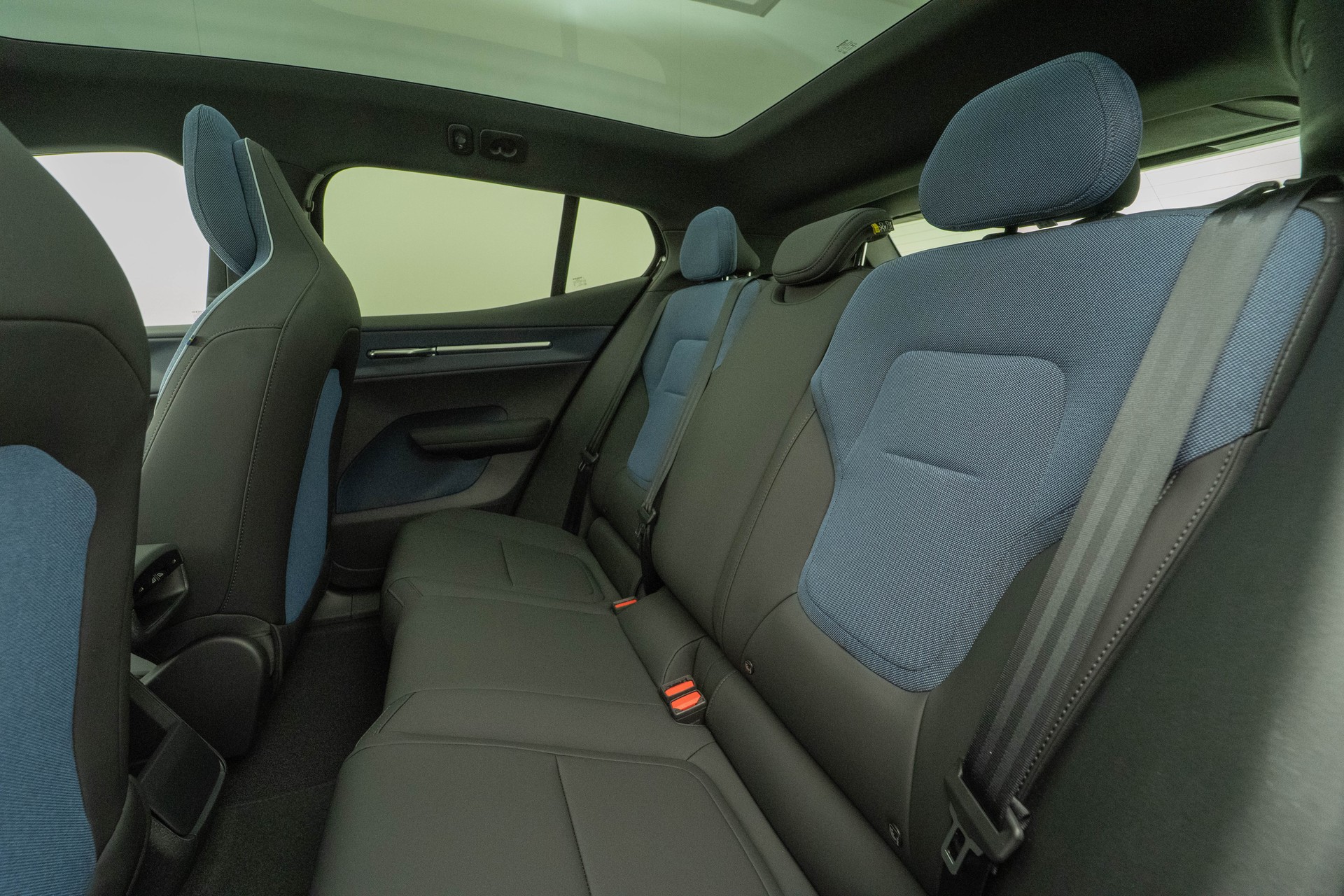 VOLVO EX30 E60 Twin Ultra Performance AWD-image-8