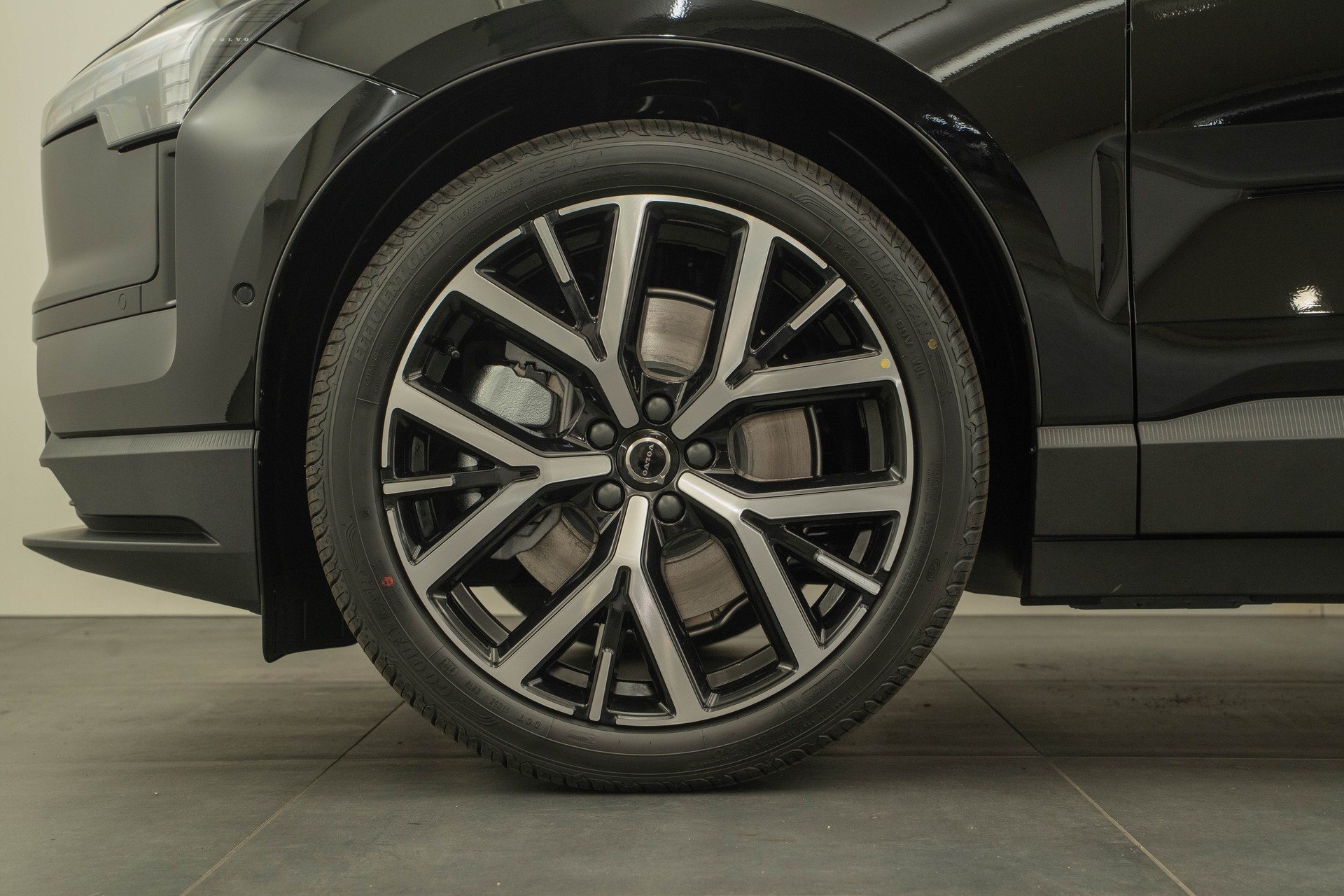 VOLVO EX30 E60 Twin Ultra Performance AWD-image-14