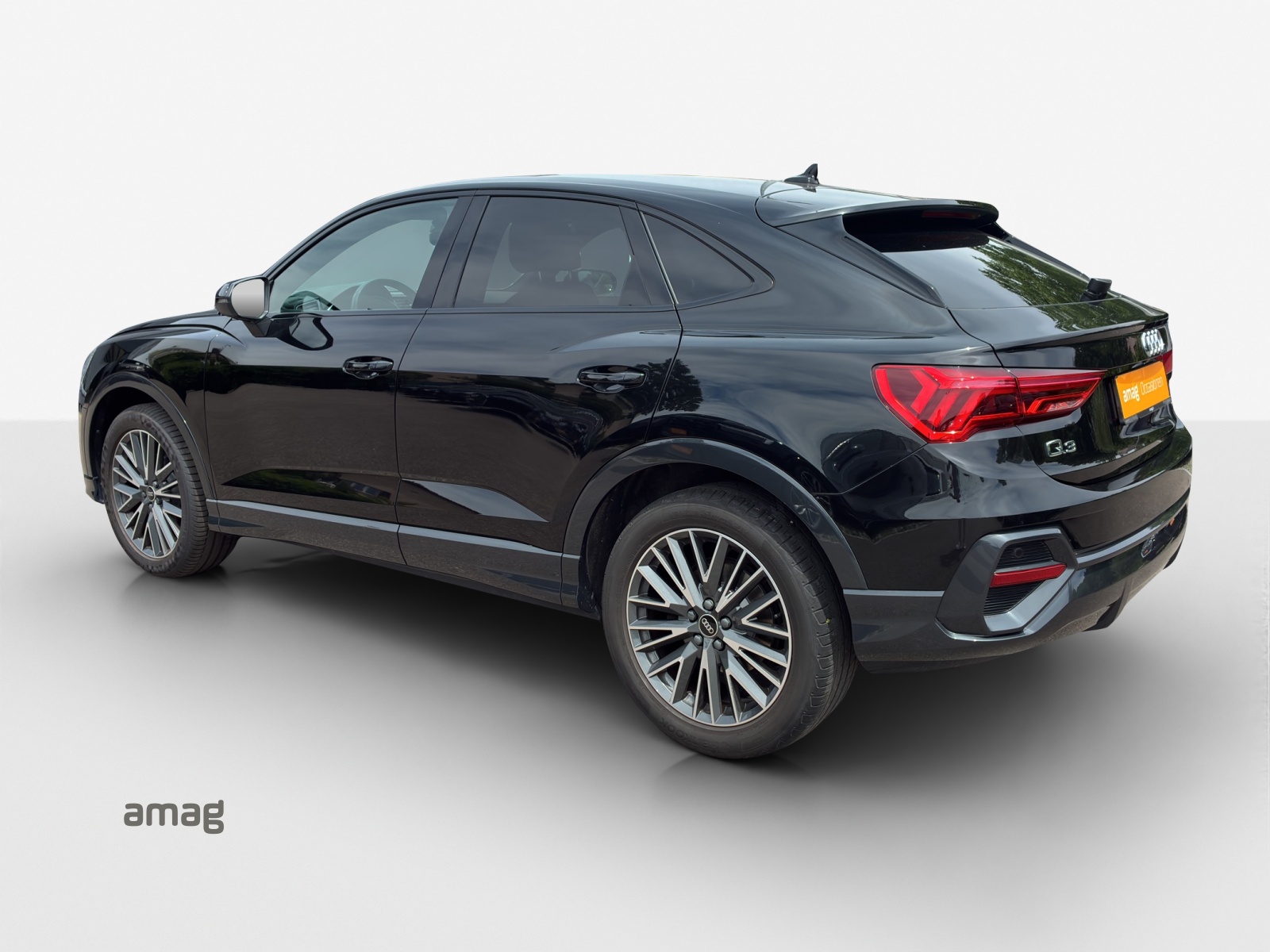 AUDI Q3 Sportback 35 TFSI Attraction S-tronic-showroom-element-2
