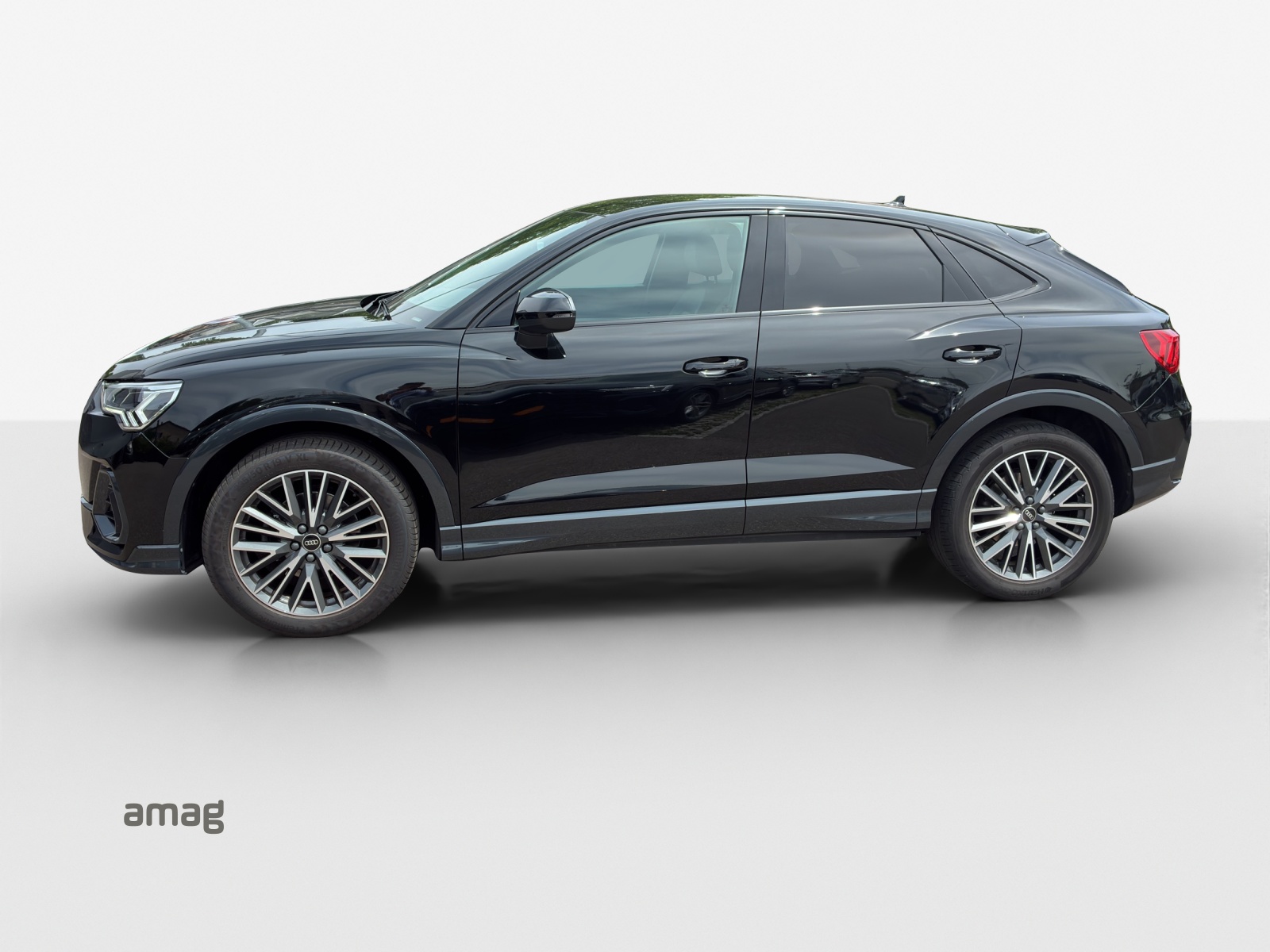 AUDI Q3 Sportback 35 TFSI Attraction S-tronic-showroom-element-1