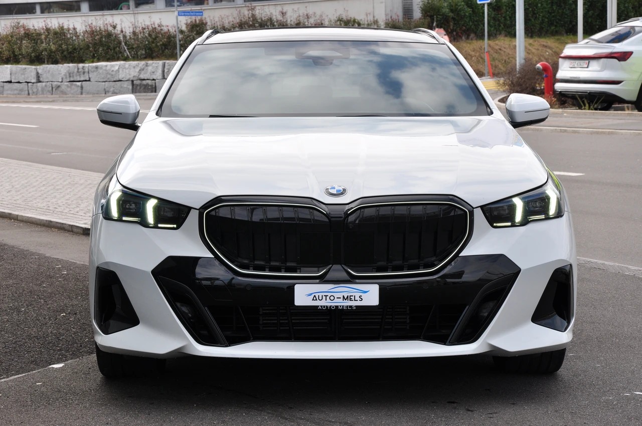 BMW 520d xDrive 48V Touring M Sport Pro Steptronic-image-12