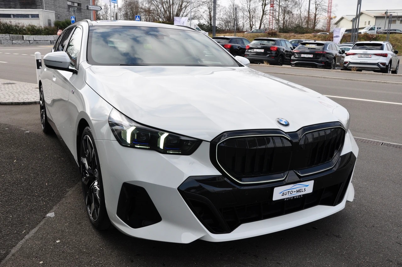 BMW 520d xDrive 48V Touring M Sport Pro Steptronic-image-13