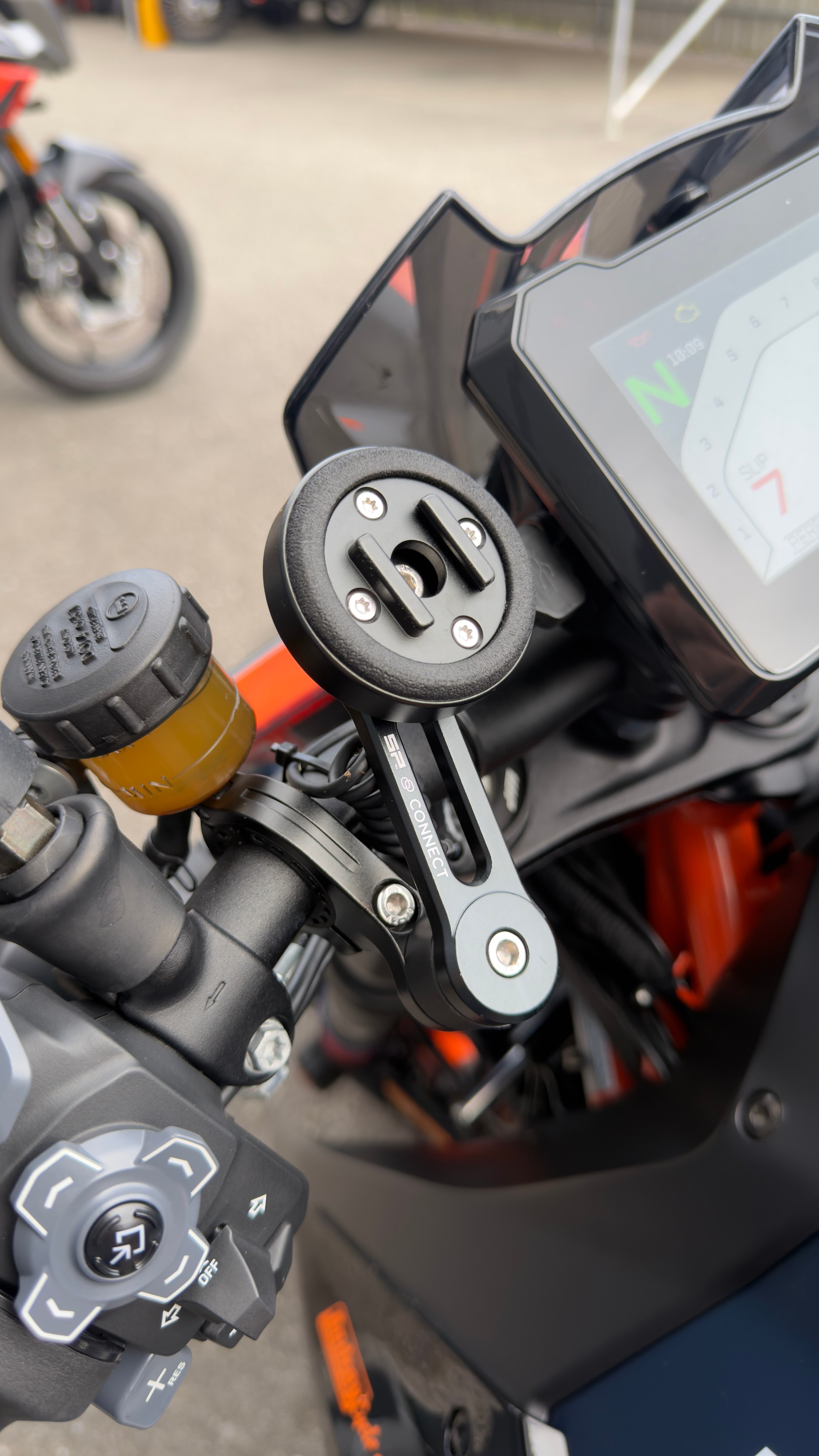 KTM 1290 Super Duke R EVO-image-8