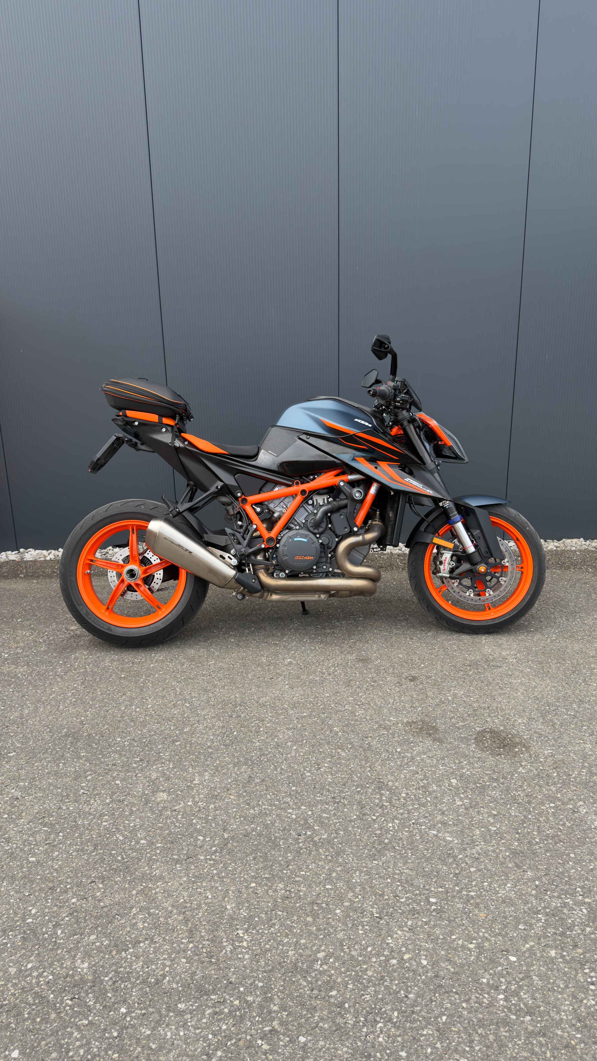 KTM 1290 Super Duke R EVO-image-2