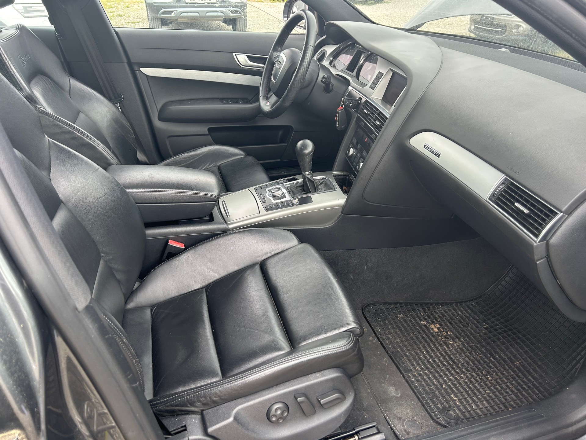AUDI A6 Avant 3.0 V6 TDI quattro-image-10