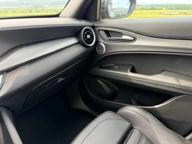 ALFA ROMEO Stelvio 2.0 Veloce Q4 Automatic-image-15