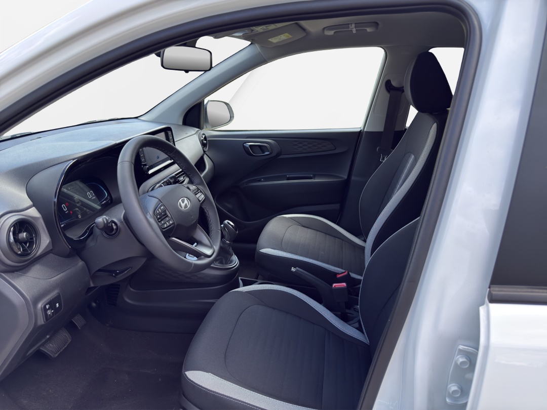 HYUNDAI i10 1.2 Amplia Aut.-image-8