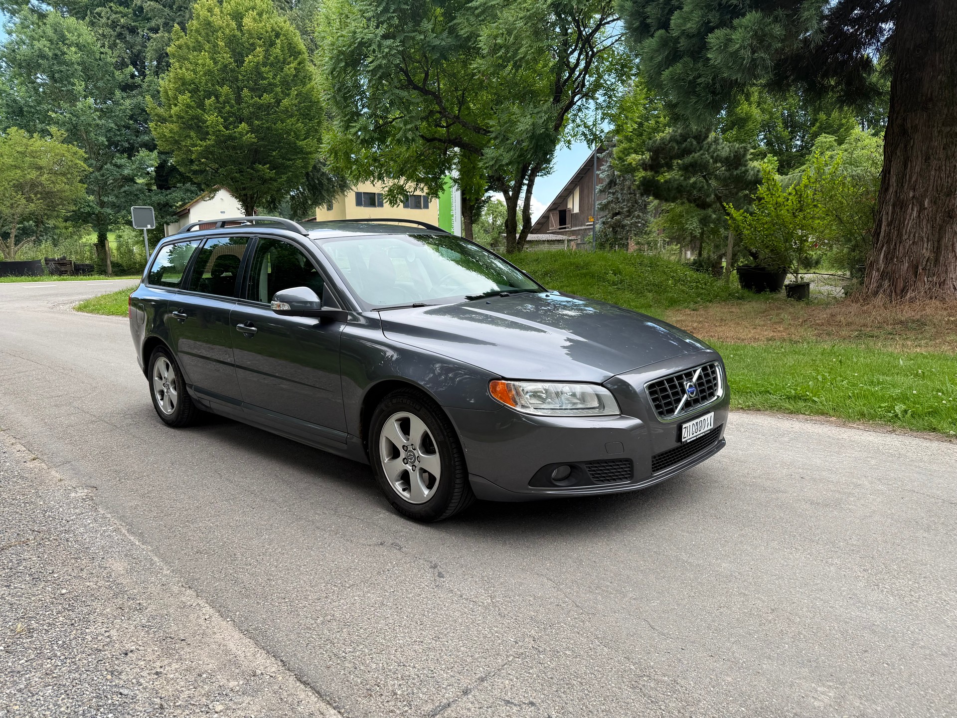 VOLVO V70 D5 AWD Momentum-image-6