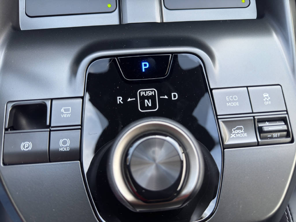TOYOTA bZ4X Premium AWD-image-12