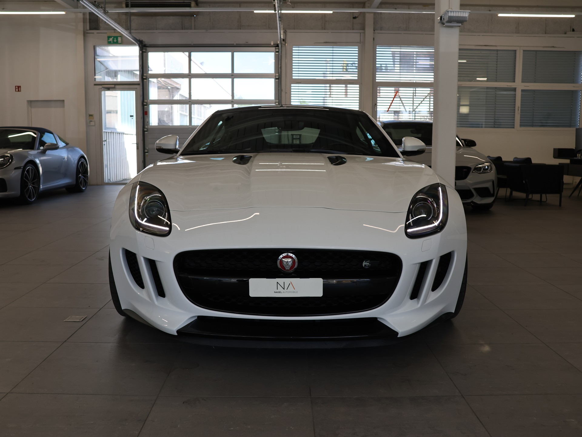 JAGUAR F-Type Coupé S 3.0 V6 S/C *Panorama* *Rückfahrkamera*-showroom-element-2