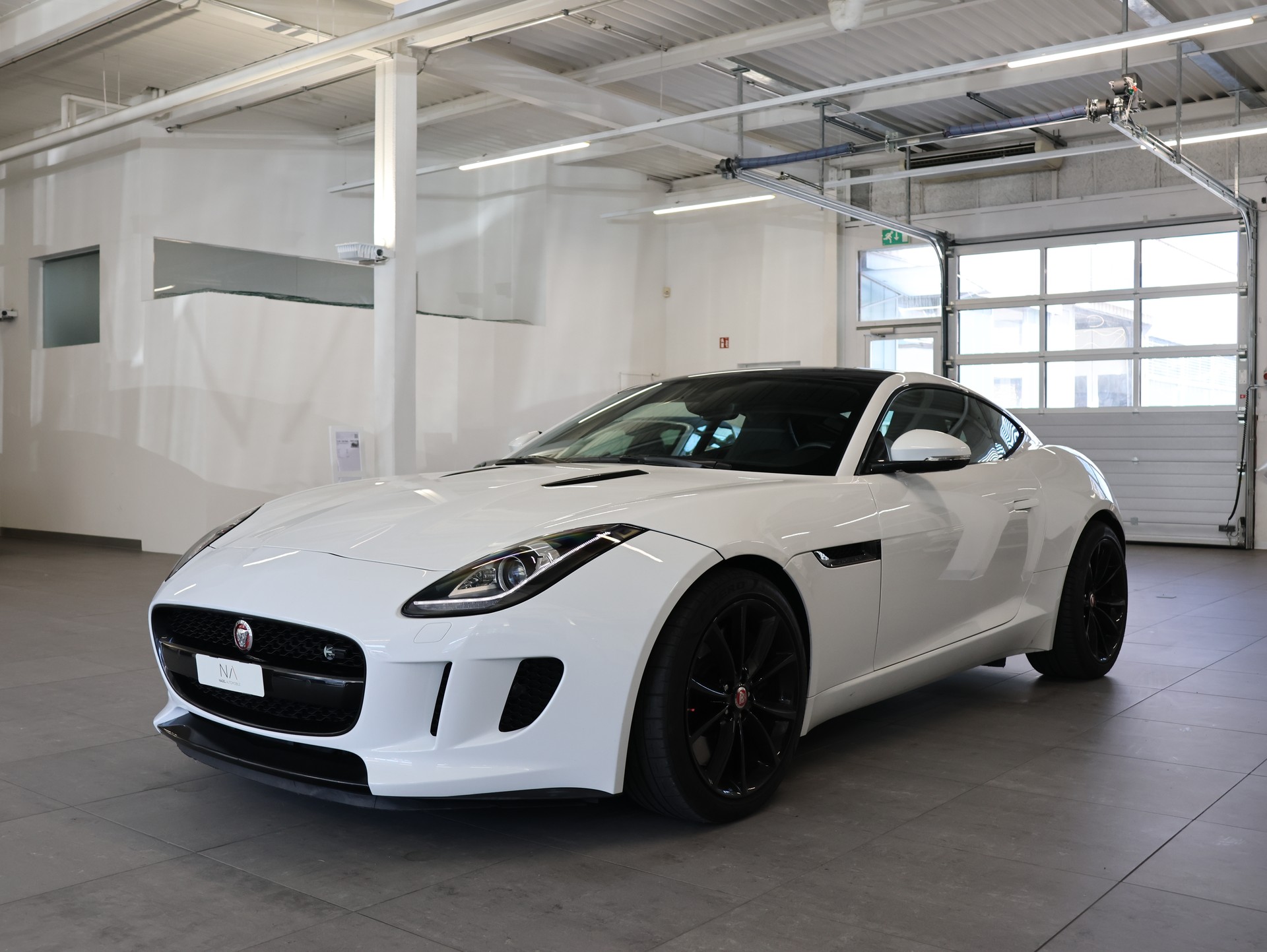 JAGUAR F-Type Coupé S 3.0 V6 S/C *Panorama* *Rückfahrkamera*-showroom-element-3