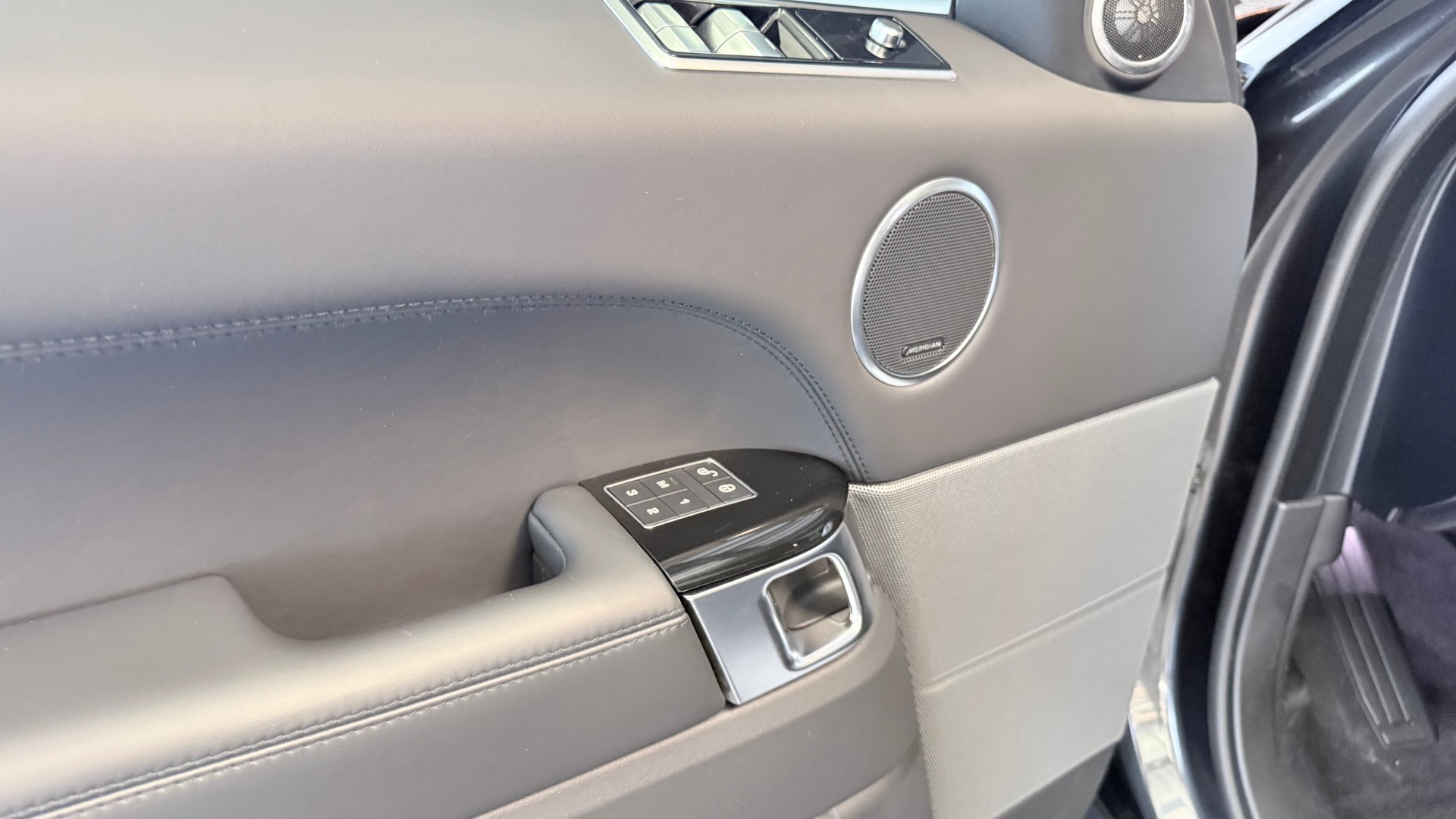 LAND ROVER Range Rover Sport 5.0 V8 SC HSE Dynamic-image-11