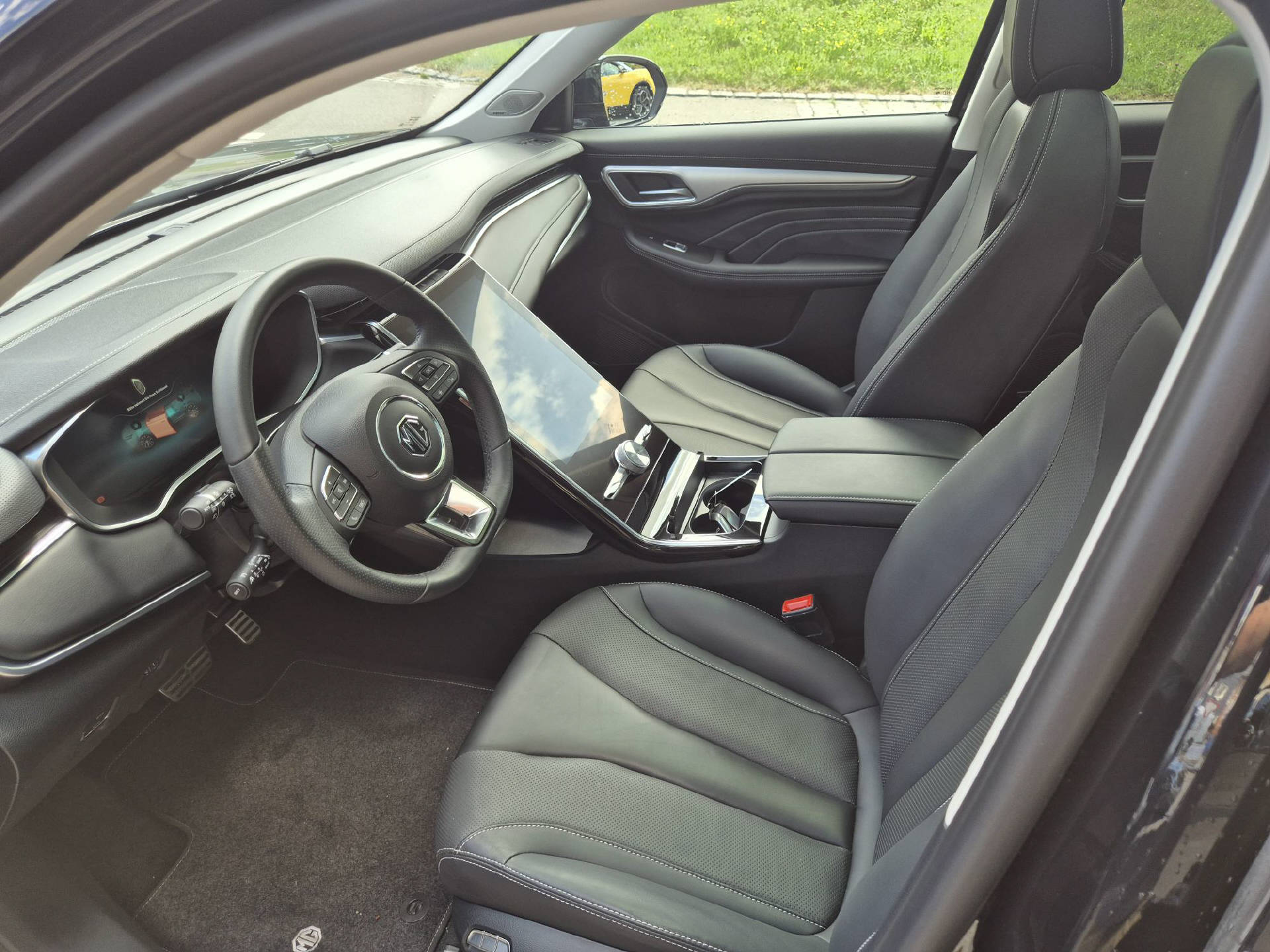 MG Marvel R 70kWh Performace 4WD-image-8