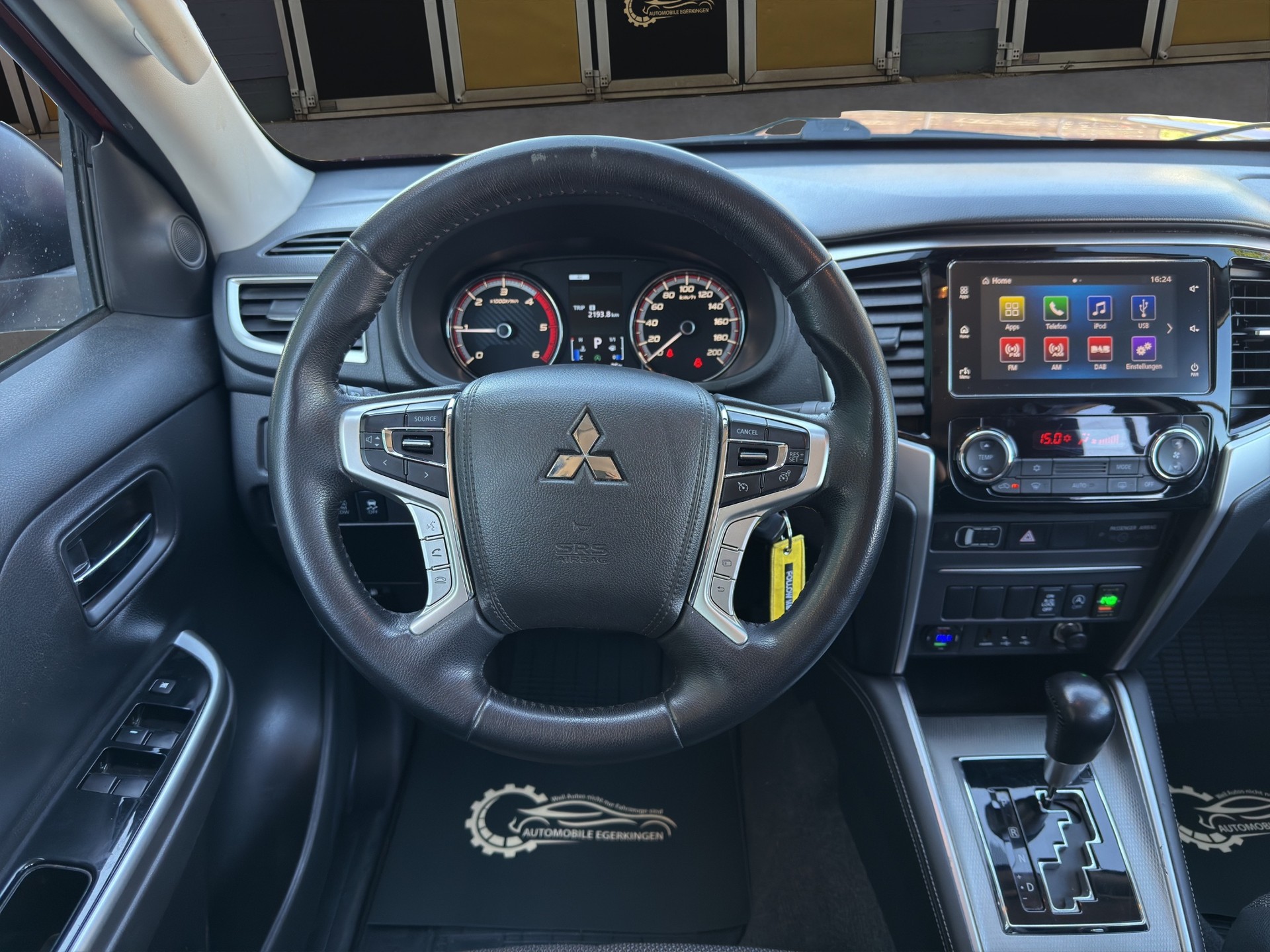 MITSUBISHI L 200 2.2 Style Double Cab Automat-image-11