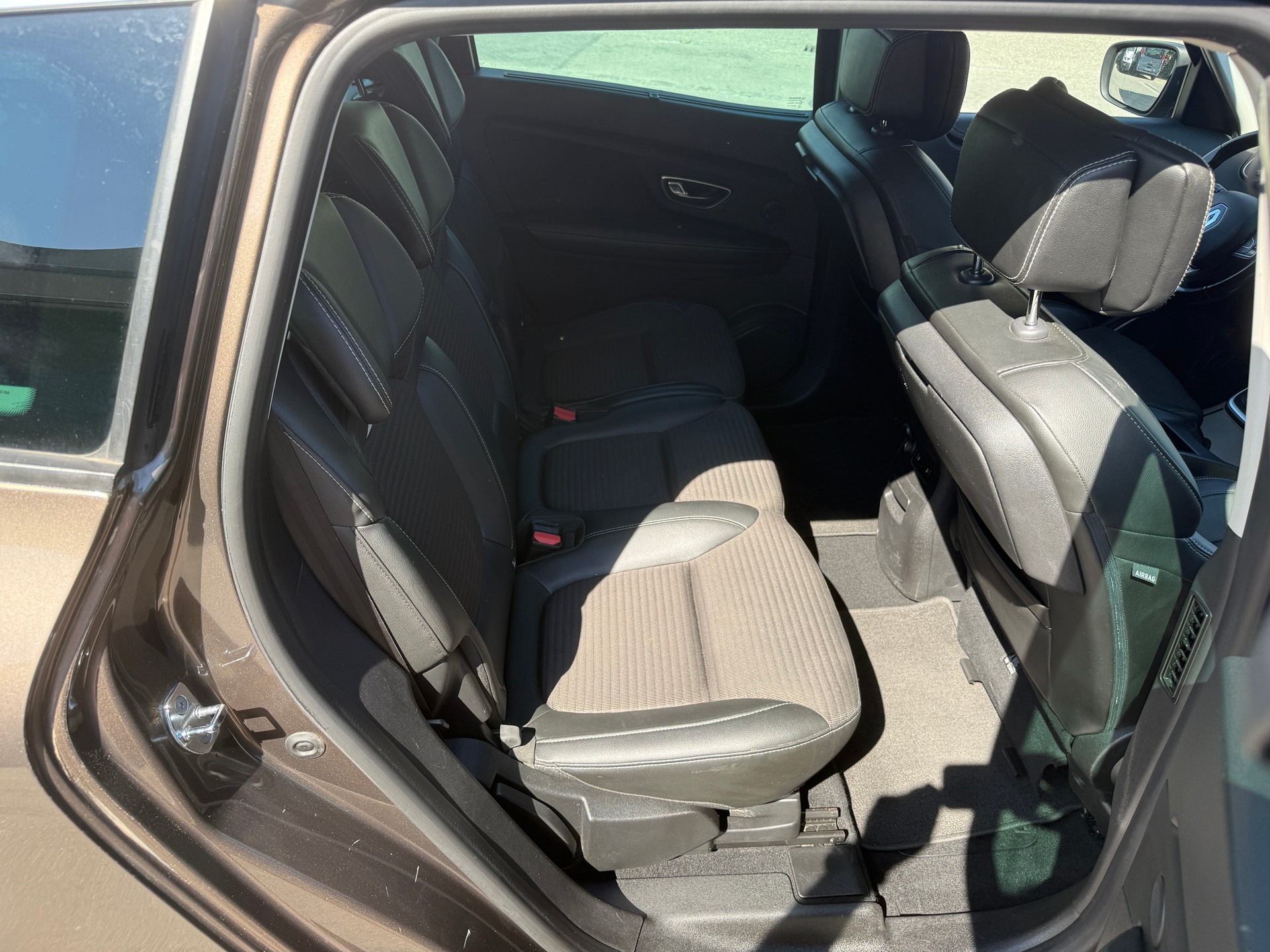 RENAULT Grand Scénic 1.2 16V Turbo Bose-image-8