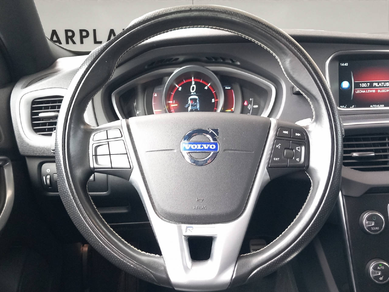 VOLVO V40 2.0 D3 Momentum S/S-image-5